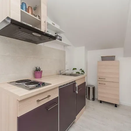 Hiperion Apartment *