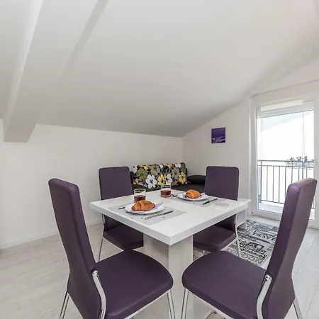 Apartment Hiperion *